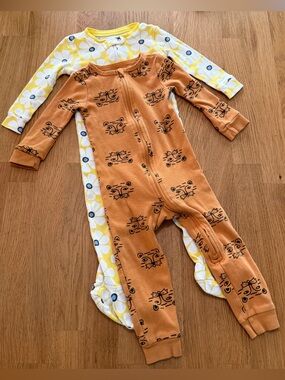 Primary Tea Collection 9-12 MONTHS 100% Cotton Printed One Piece Pajamas